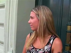 Blondes Girl fickt den Pfandleiher für mehr Geld Blondes Girl fickt den Pfandleiher für mehr Geld