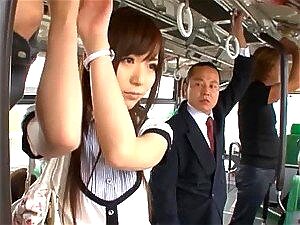 Creampie-Orgie im Bus mit schönen japanischen Huren