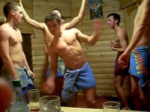 Nackt in sauna jungs FKK Jung