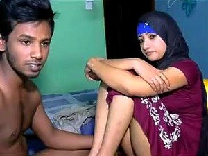 Muslimische Freundin wird in ihre Fotze gefickt
